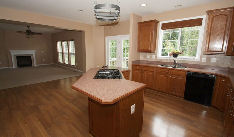 Center Island with Gas Cooktop