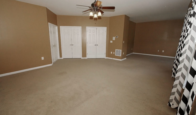 35 Neabsco Dr.Spacious owners suite with sitting area, walk-in closet